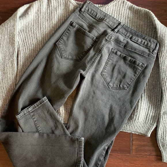 🦋 3/$20 Perfect Faded Black Jeans - Picture 2 of 6